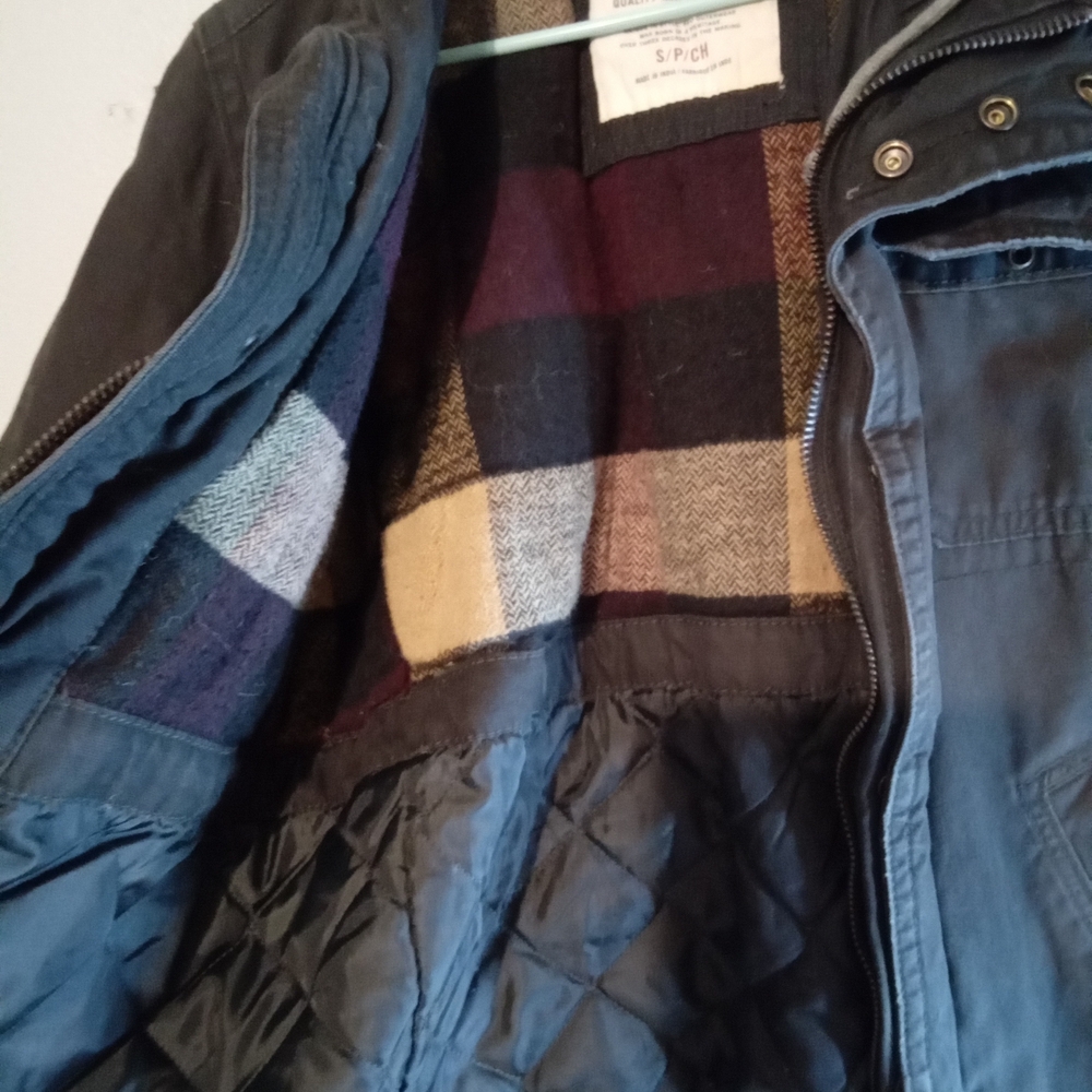 American Eagle, Black Lined Jacket. Sherpa Hood. Many Pockets. - Picture 2 of 3